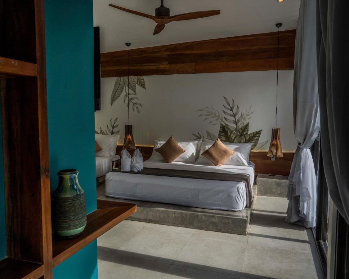 Bird Of Paradise Hotel